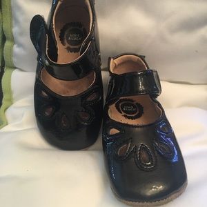 Livie and Luca Size 12-18 month baby shoes